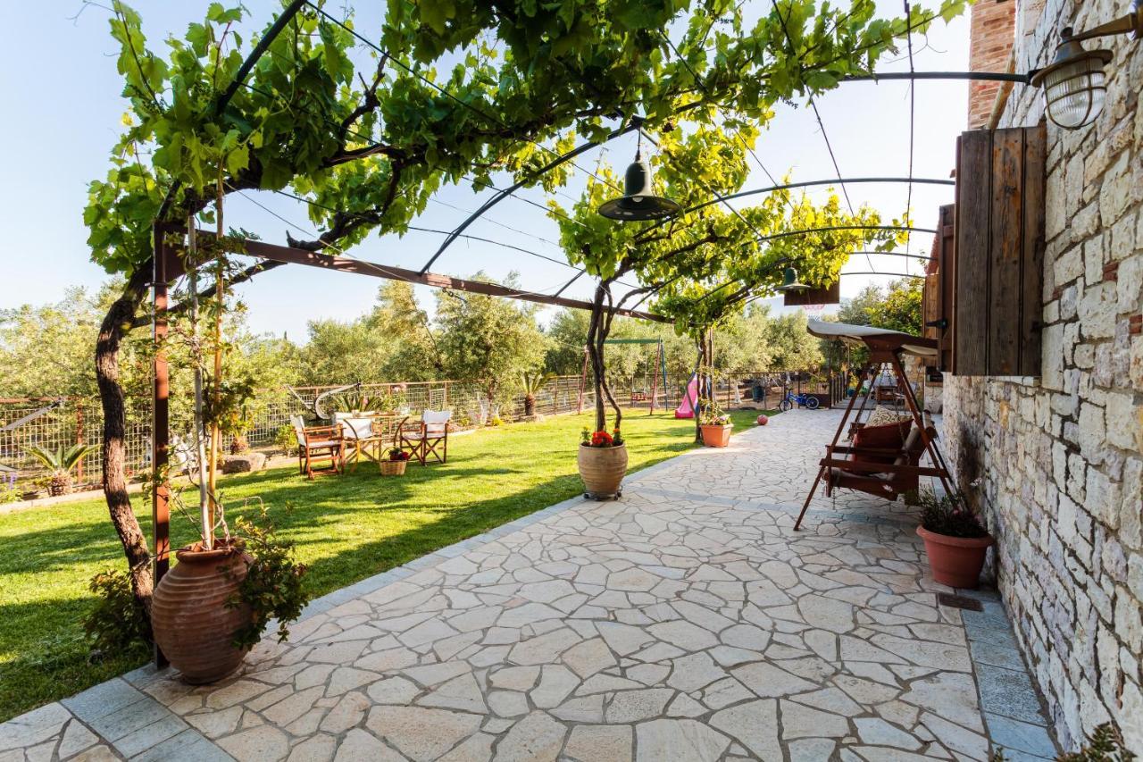 Petalidi Olive Garden Stone House Near The Beach Bagian luar foto