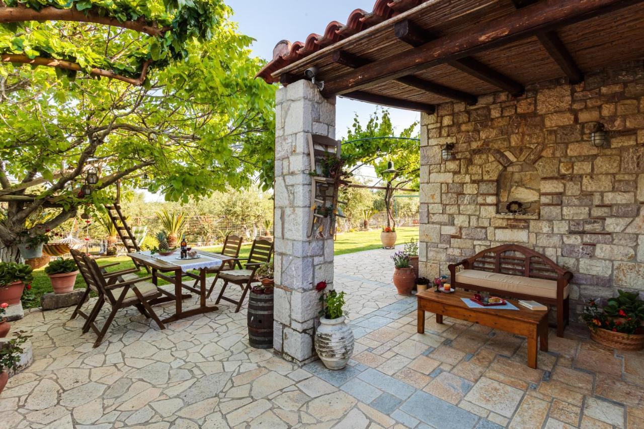 Petalidi Olive Garden Stone House Near The Beach Bagian luar foto